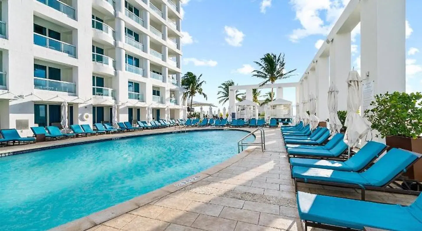 Conrad Fort Lauderdale Beach OUTDOOR_POOL