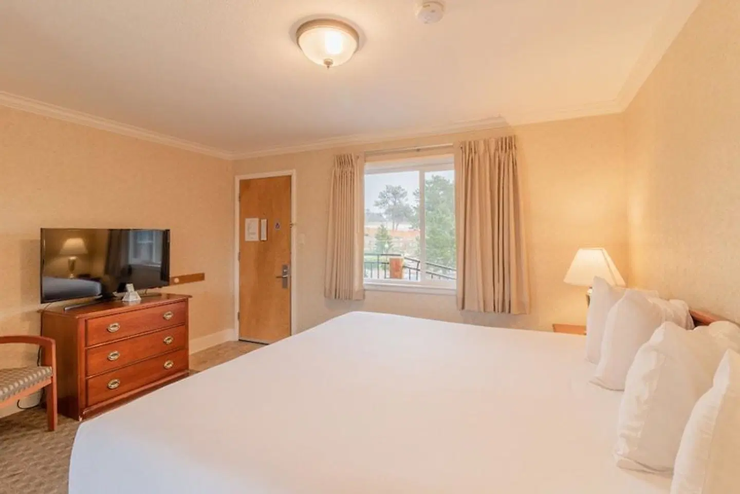 Blue Door Inn ROOM_EXAMPLE