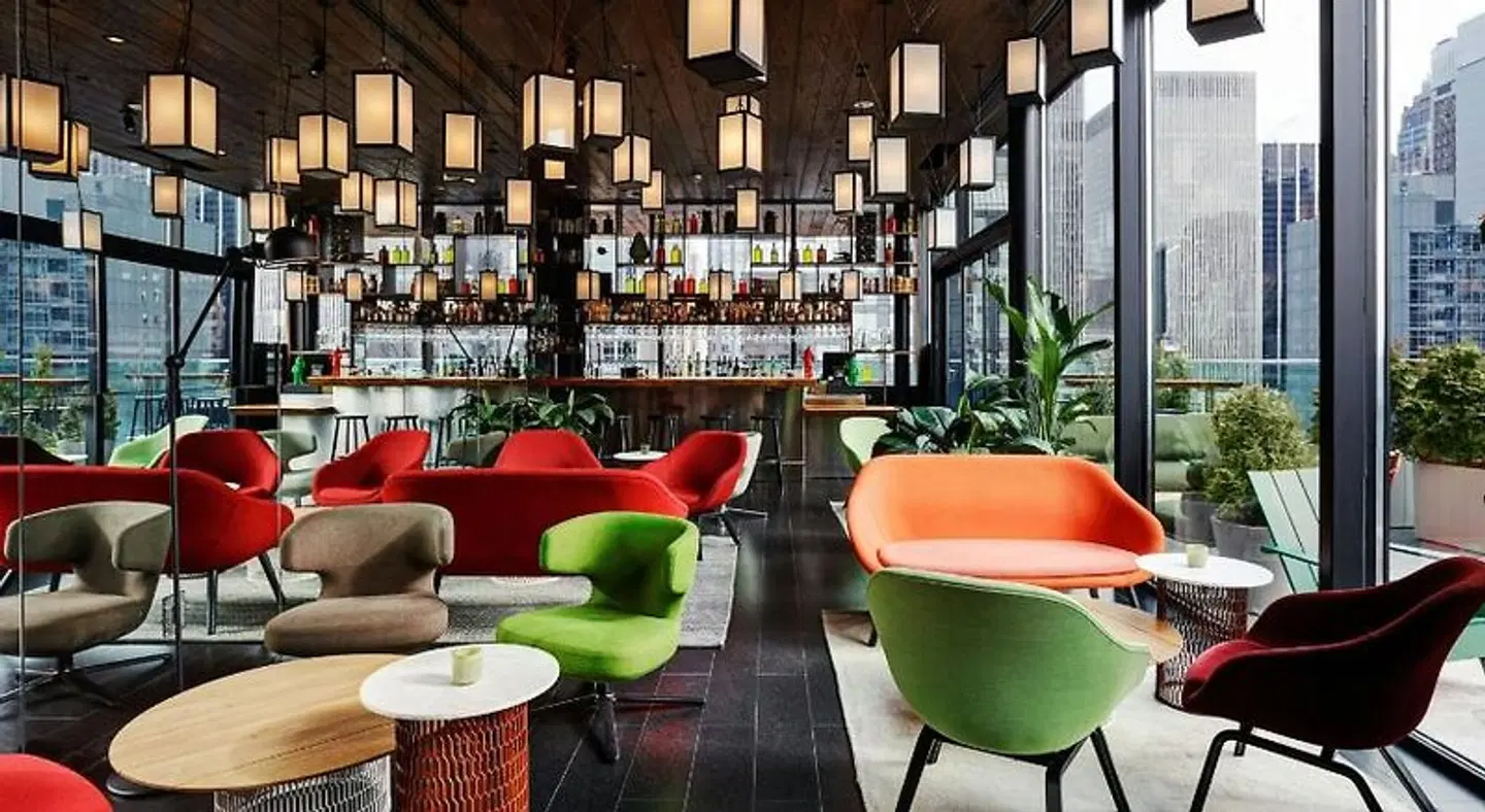 citizenM New York Times Square Bar