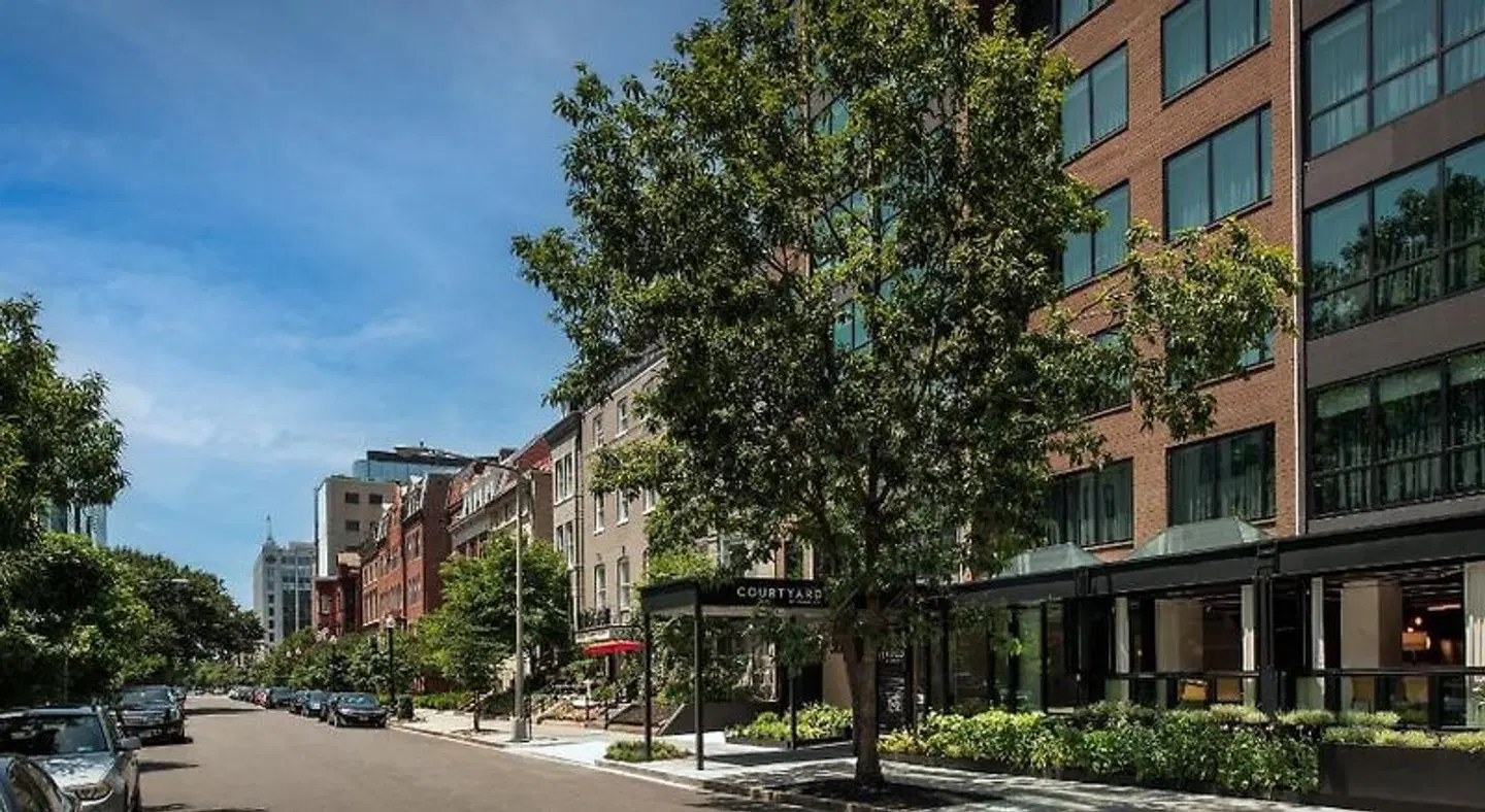 Courtyard by Marriott Washington, DC Dupont Circle EXTERIOR