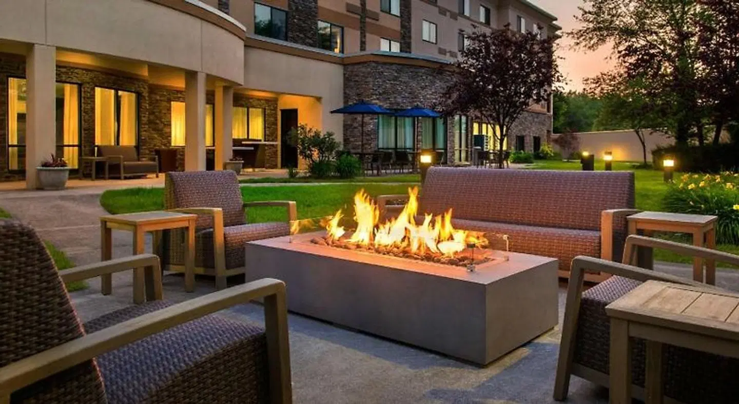 Courtyard by Marriott Paramus Terrasse