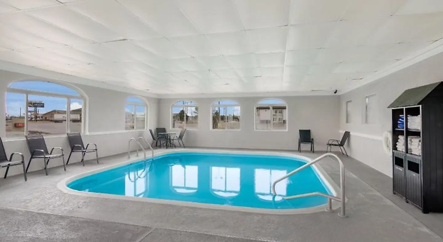 Econo Lodge Hallenbad