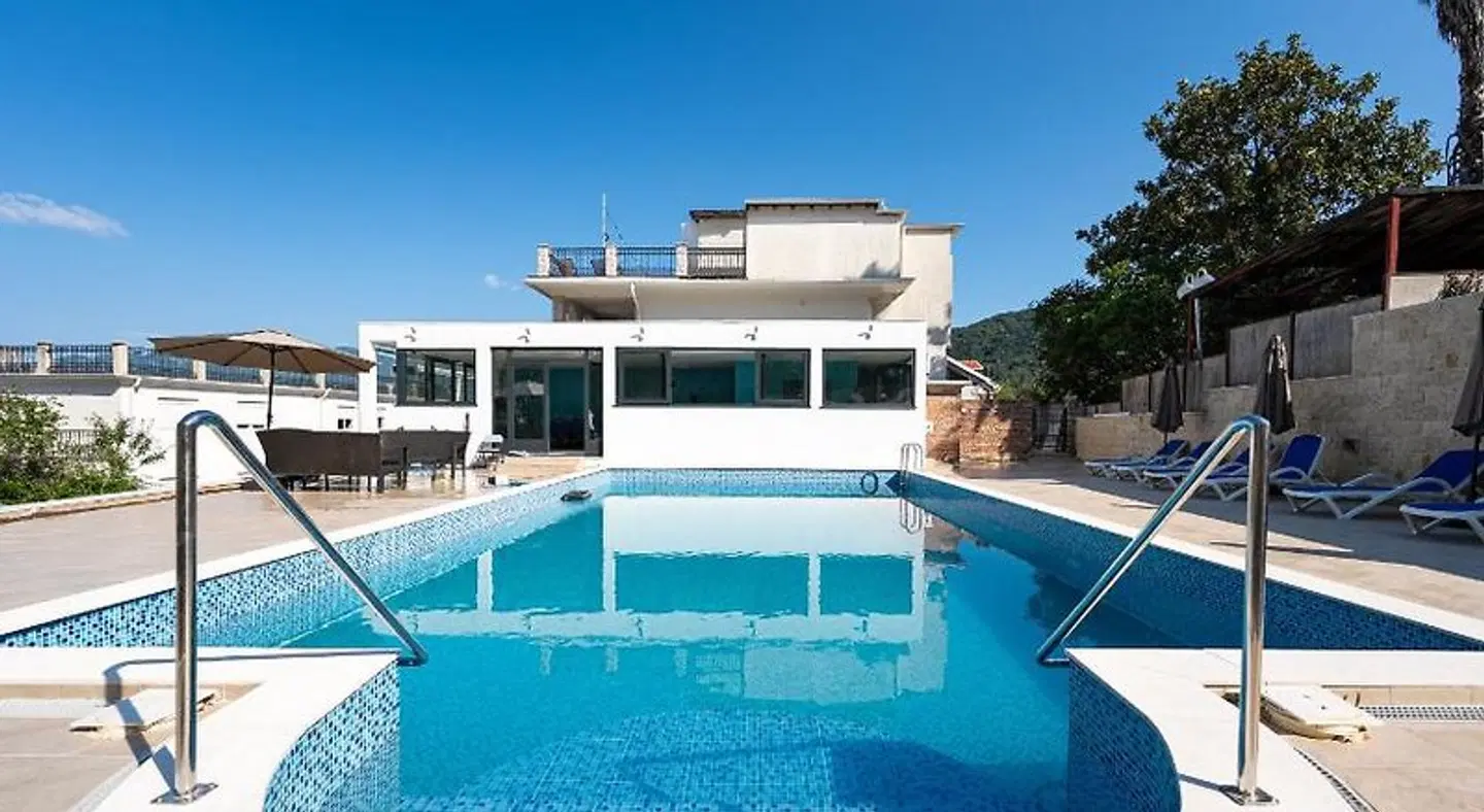 Rajsko mjesto OUTDOOR_POOL