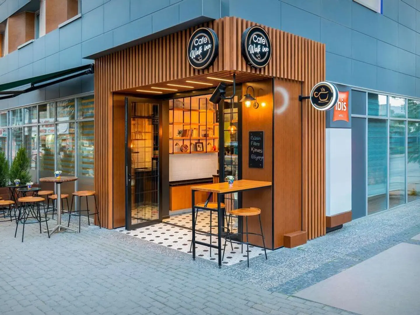 ibis Izmir Alsancak Bar