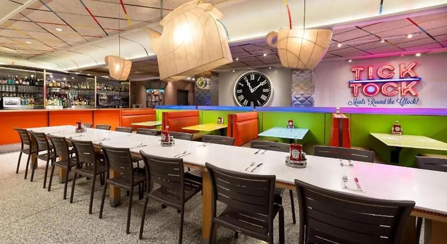 The New Yorker Hotel by Lotte Hotels Bar