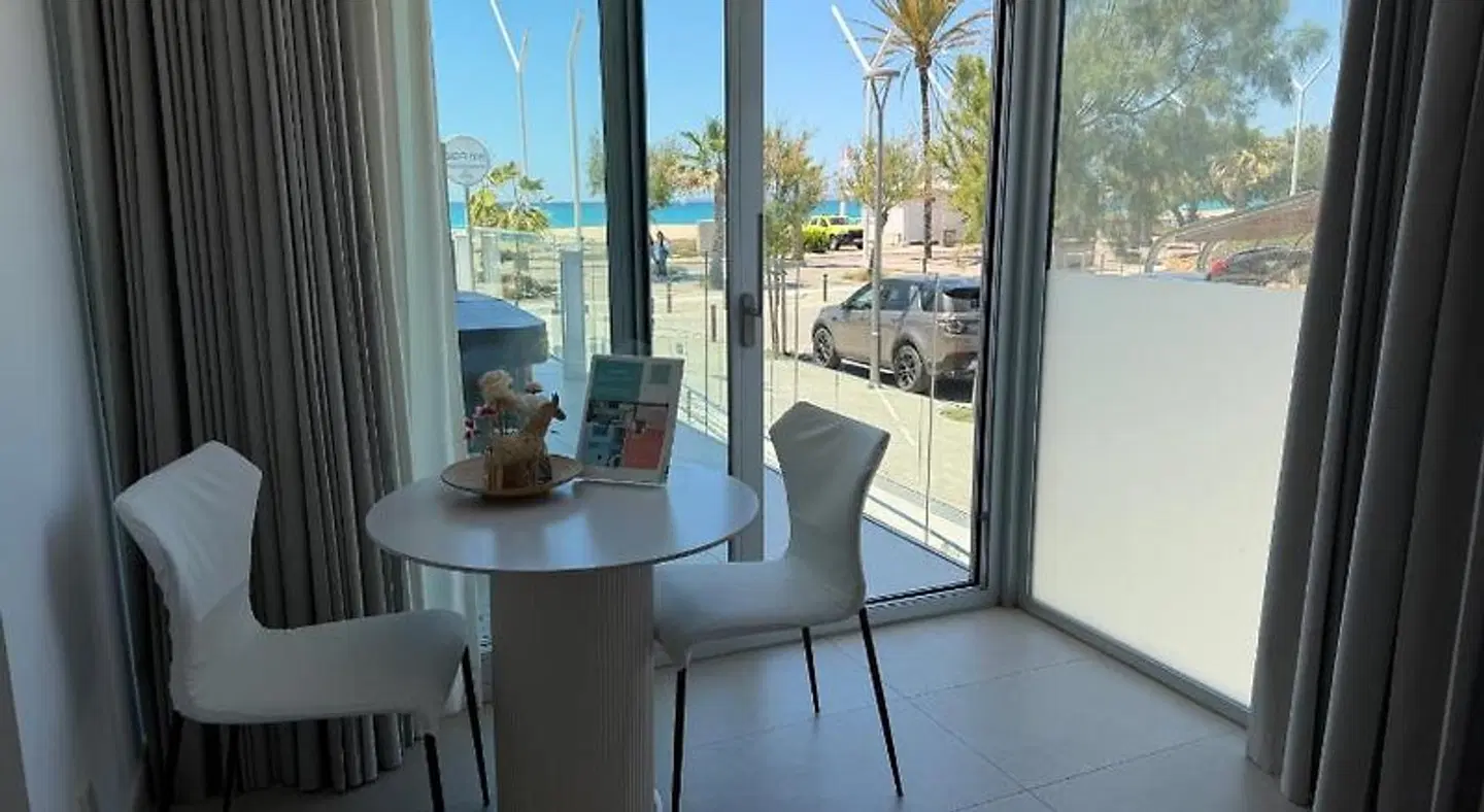 The Hype Beach House ROOM_EXAMPLE