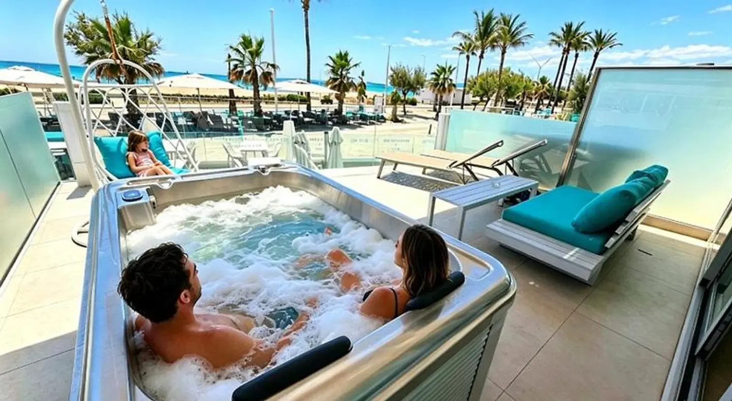 The Hype Beach House OUTDOOR_POOL
