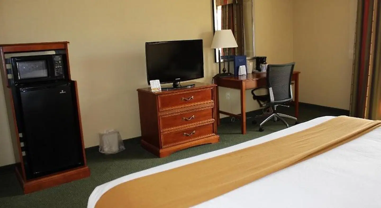 Holiday Inn Express & Suites Tehachapi Hwy 58/Mill St. by IHG ROOM_EXAMPLE