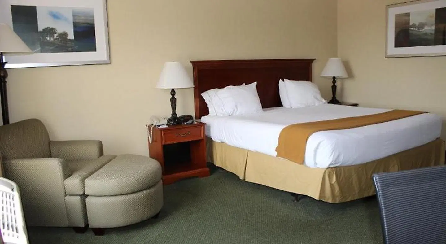 Holiday Inn Express & Suites Tehachapi Hwy 58/Mill St. by IHG ROOM_EXAMPLE