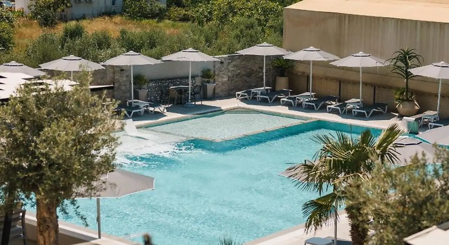 Hotel Blue Moon OUTDOOR_POOL