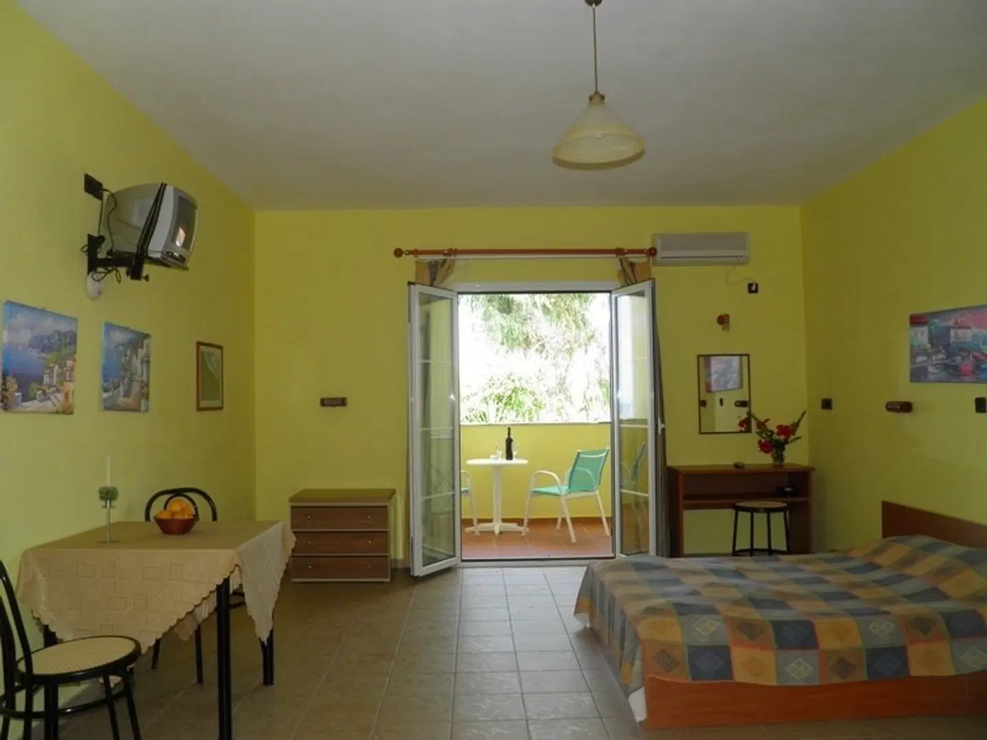 Ammes Hotel EXTERIOR