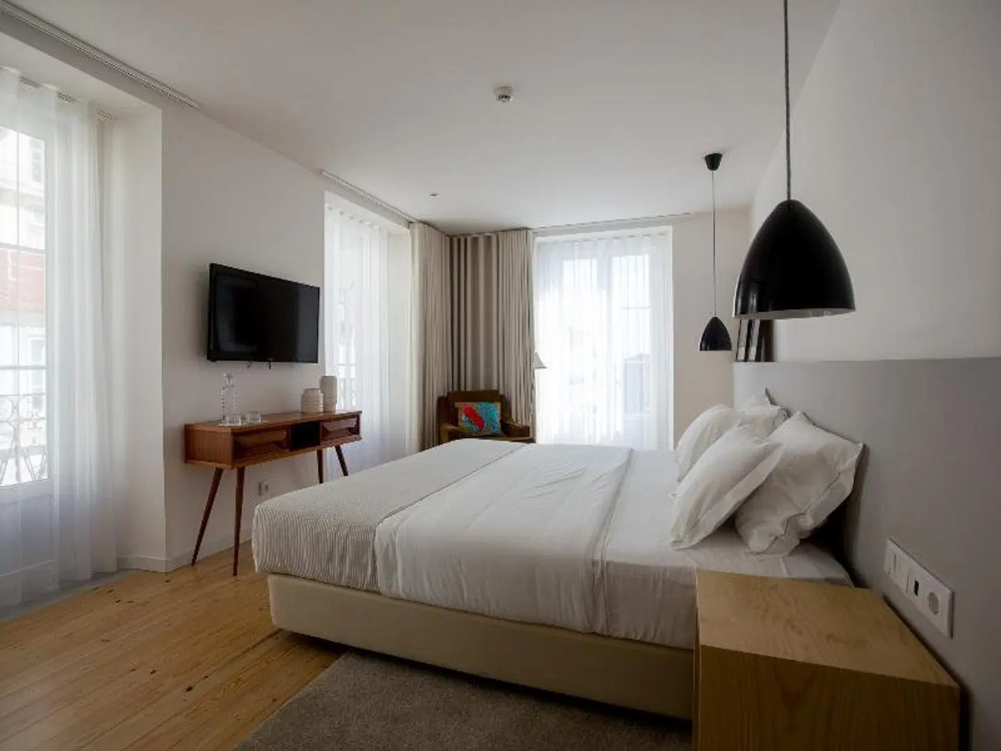 The 8 DownTown Suites ROOM_EXAMPLE