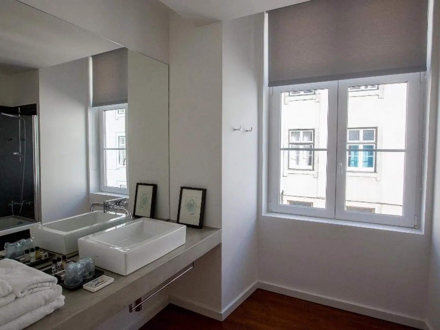 The 8 DownTown Suites ROOM_EXAMPLE