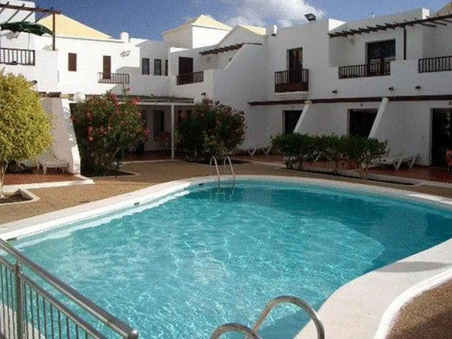 La Laguneta OUTDOOR_POOL