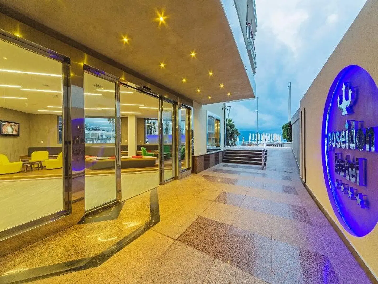 Poseidon Hotel EXTERIOR