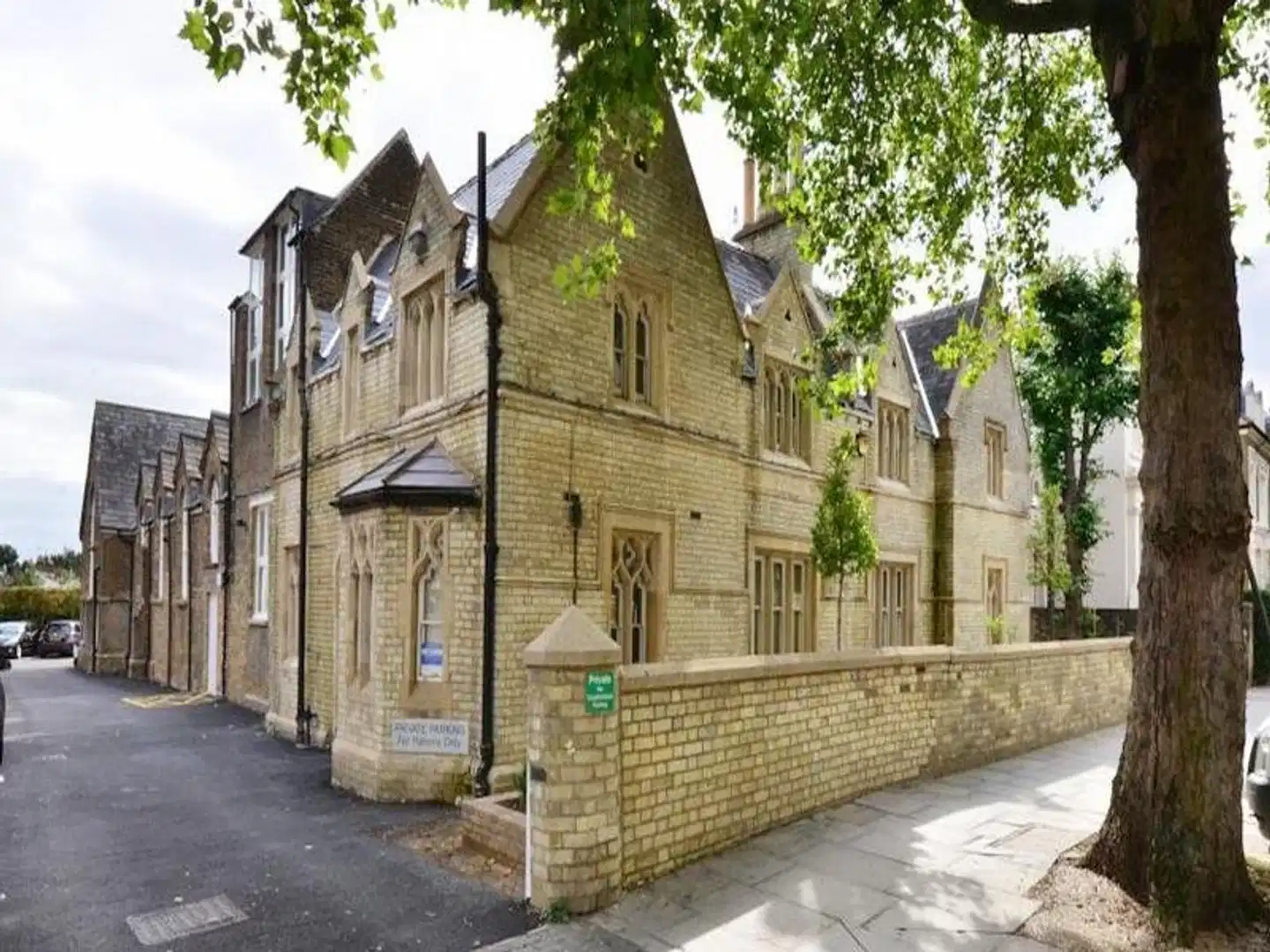 So Arch Hotel Aussenansicht