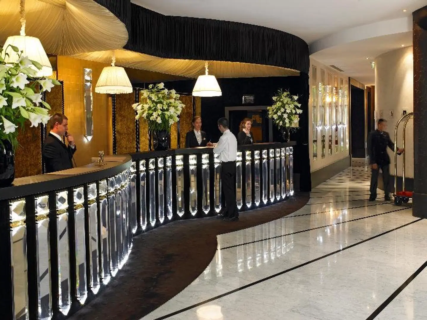 Fouquet's Barrière LOUNGE_LOBBY