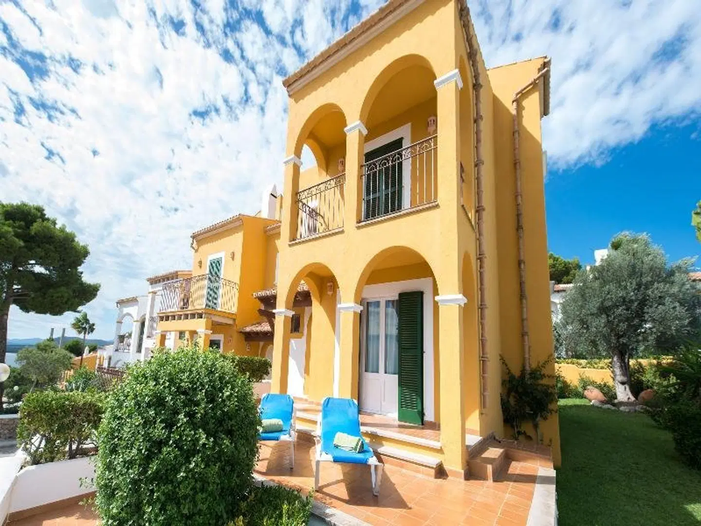 Ona Aucanada EXTERIOR