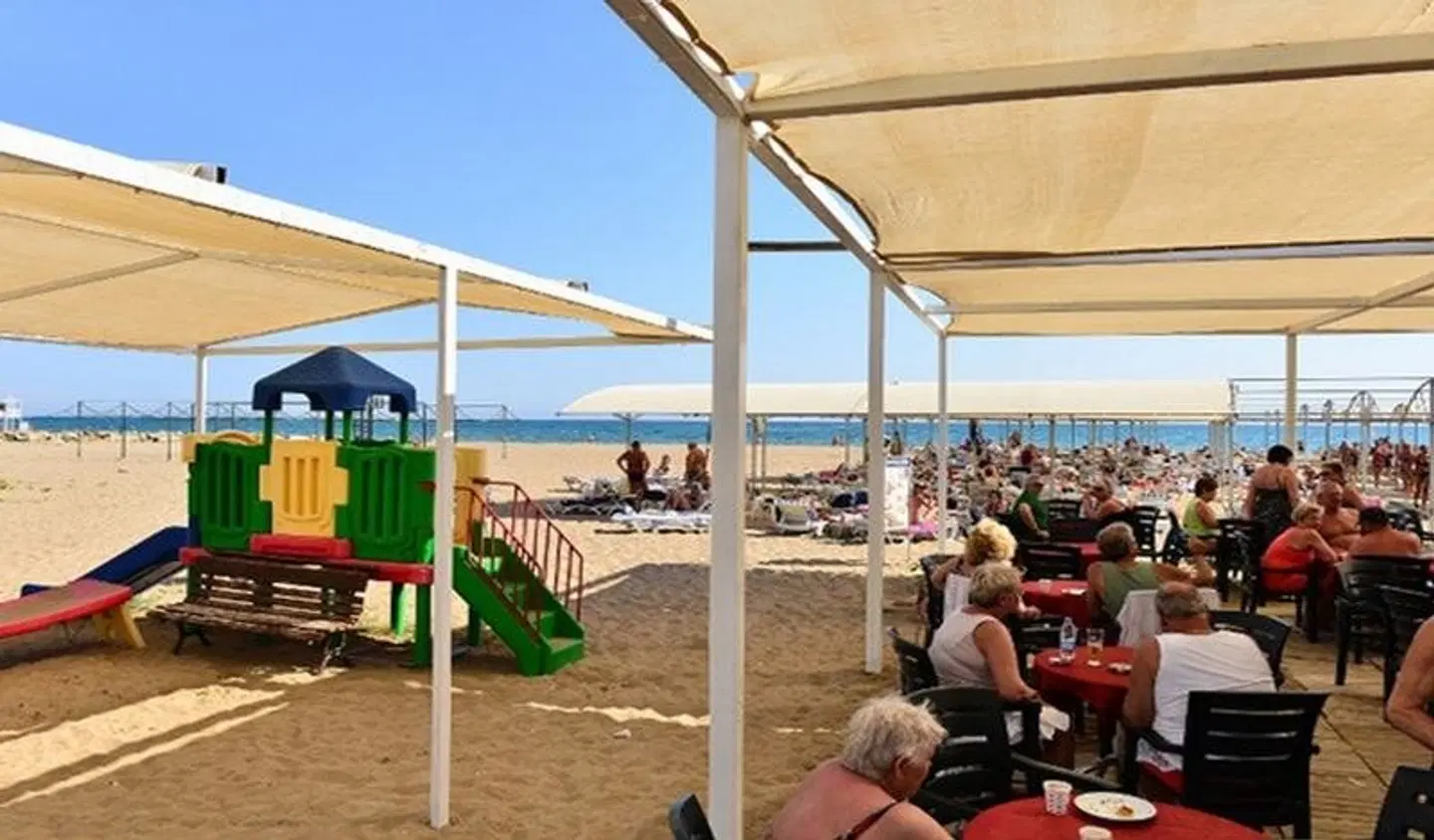 Side Royal Paradise Restaurant