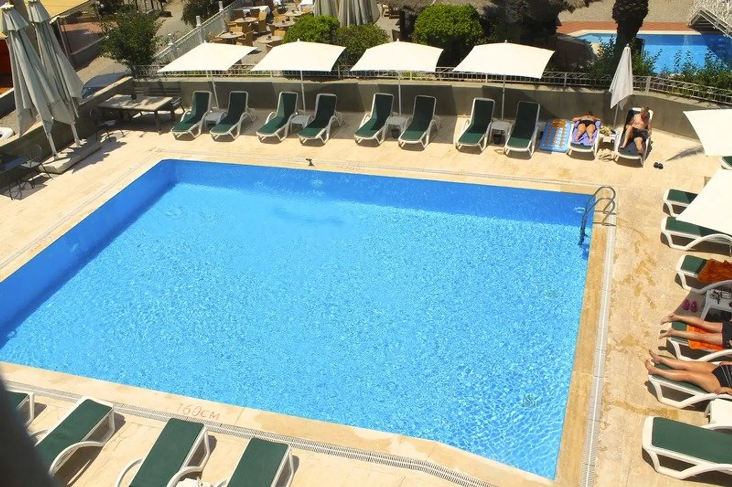Yunus Hotel OUTDOOR_POOL