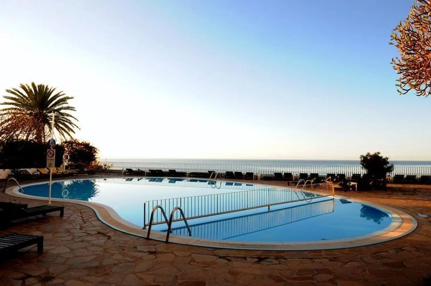 Duas Torres OUTDOOR_POOL