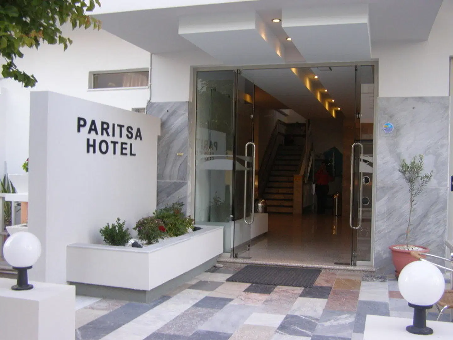 Paritsa EXTERIOR