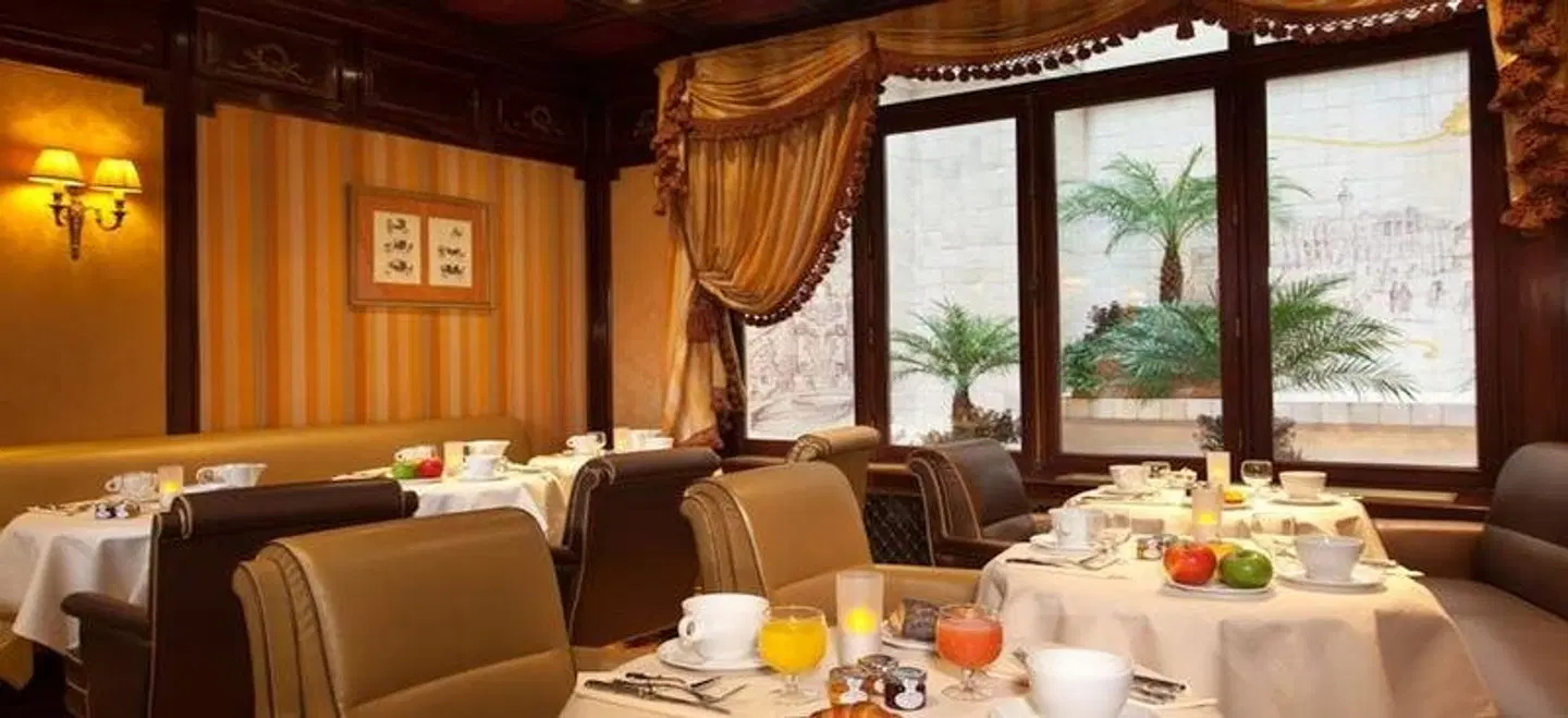 Mayfair Paris Restaurant