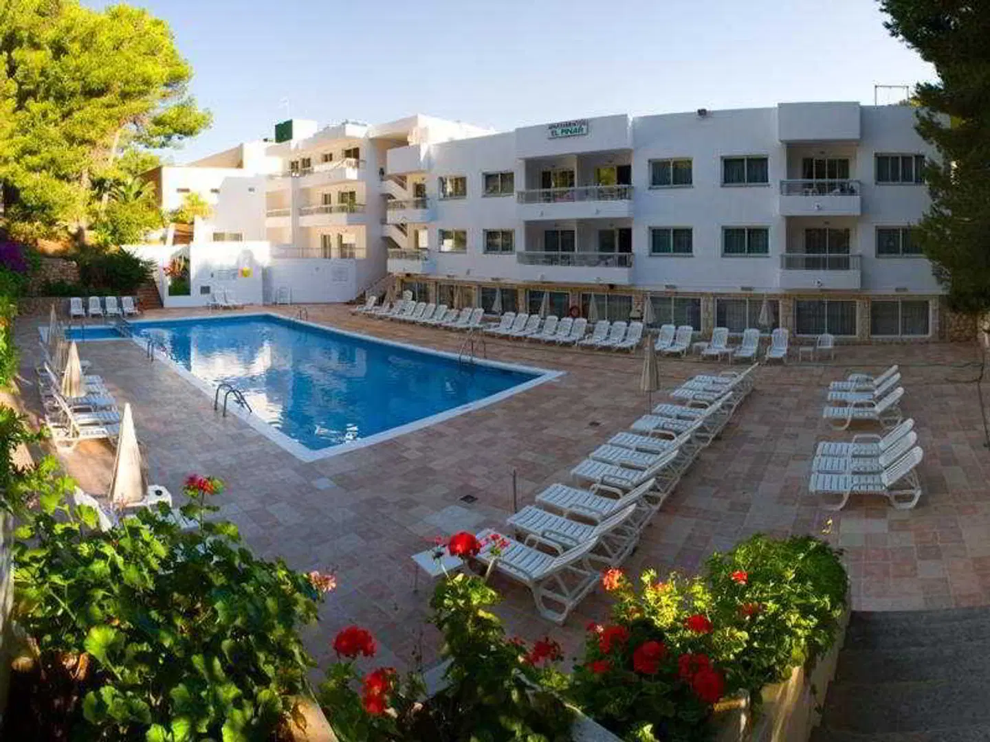 El Pinar OUTDOOR_POOL