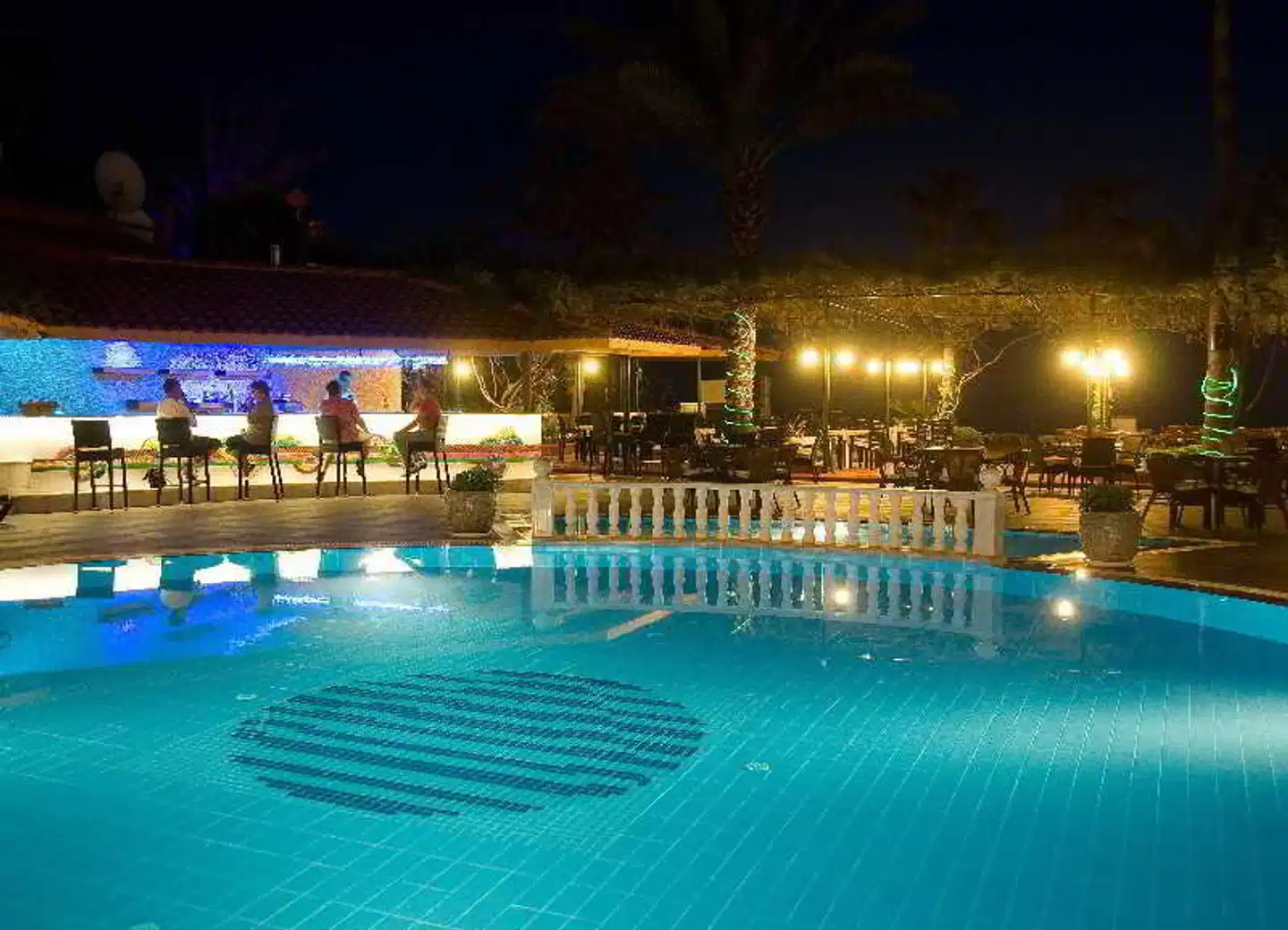 Azak Hotel Pool