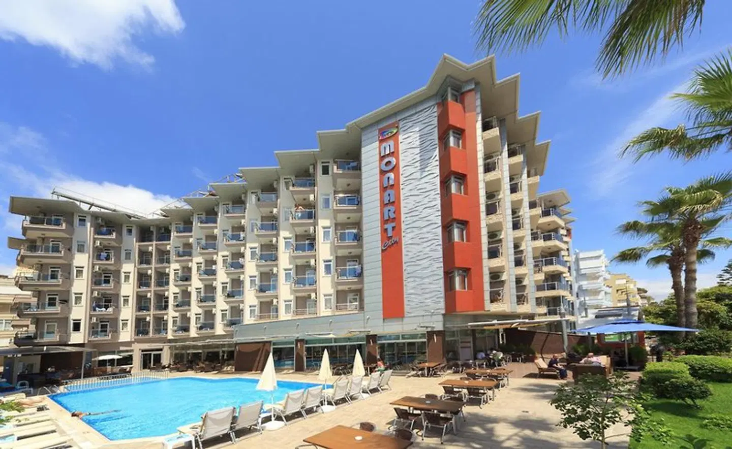 Monart City Hotel EXTERIOR