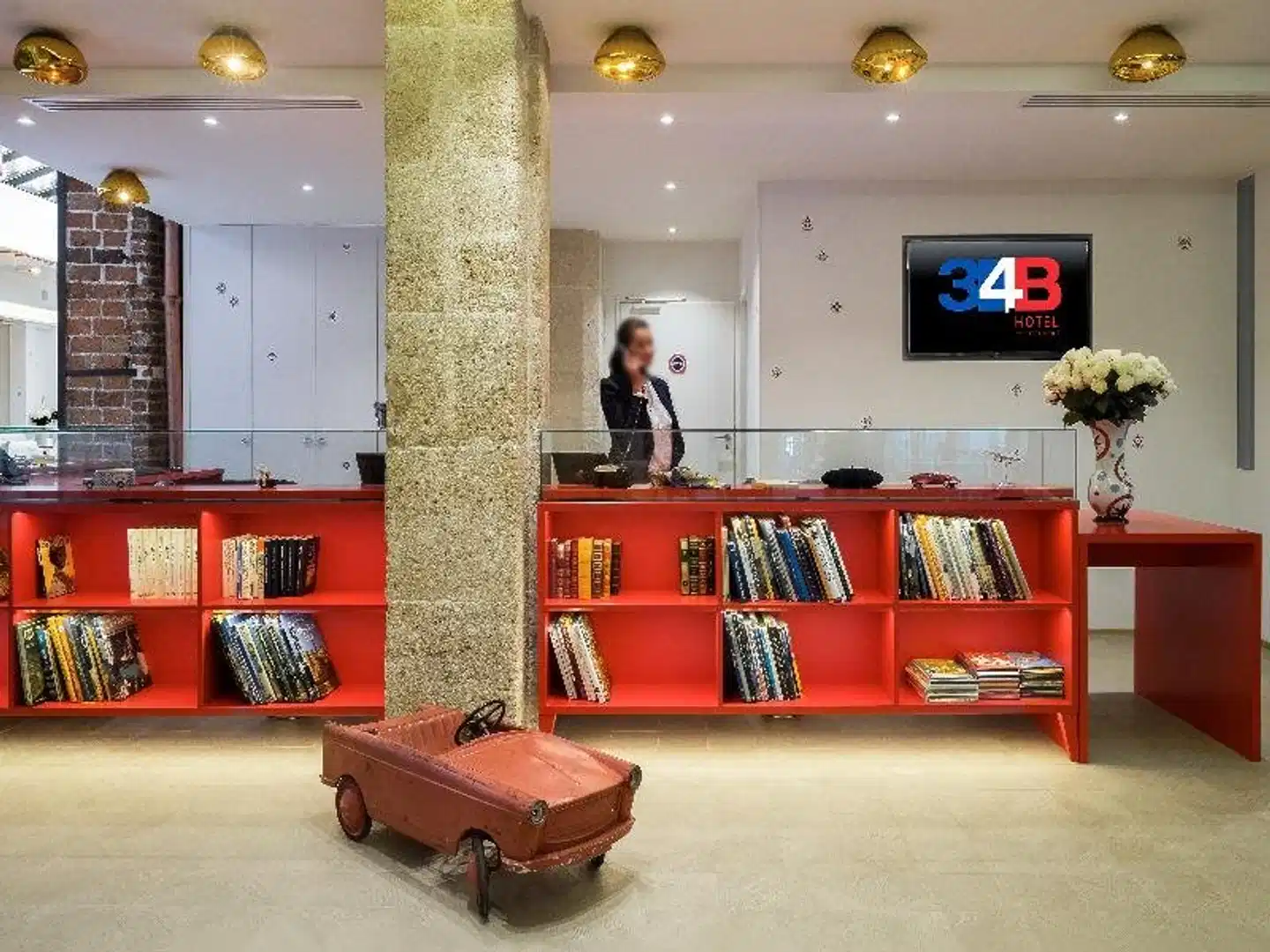 Hotel 34B - Astotel Aussenansicht