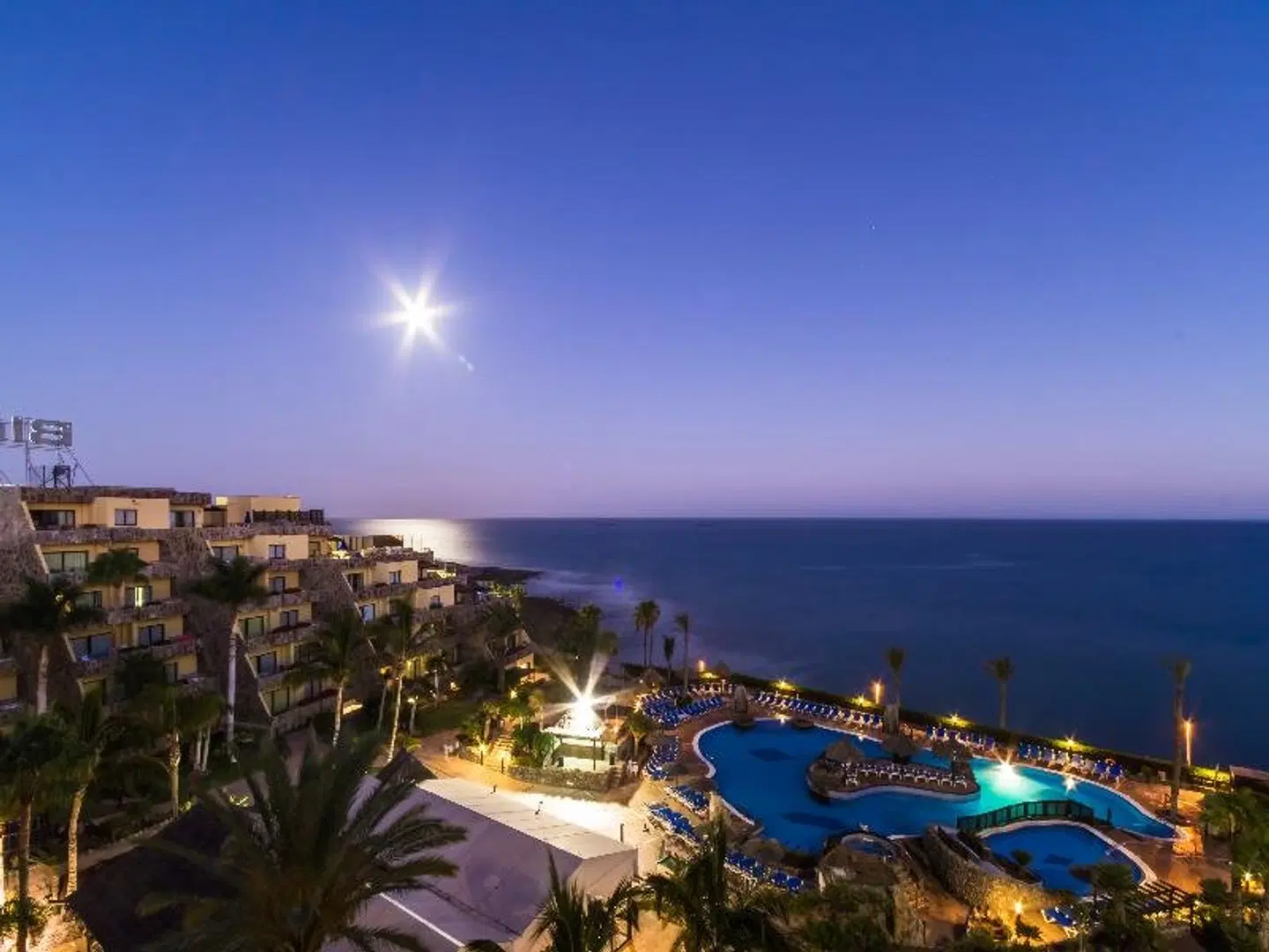 BlueBay Beach Club EXTERIOR