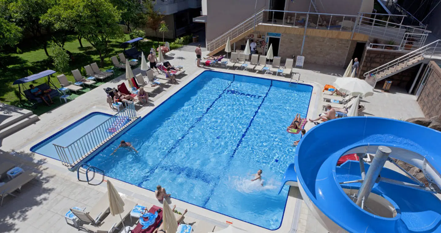 Monart City Hotel OUTDOOR_POOL