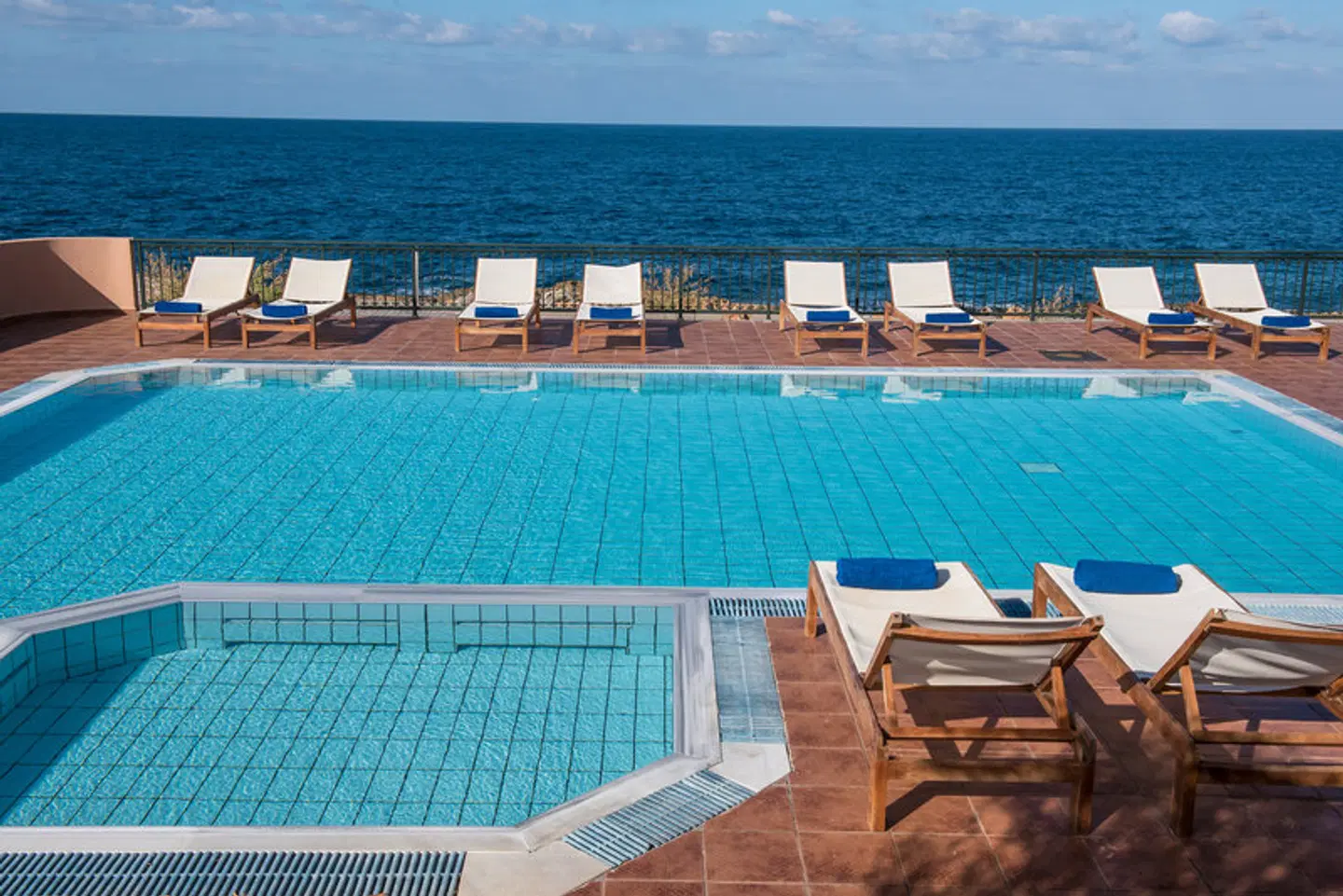 Mila Sissi Bay Hotel OUTDOOR_POOL