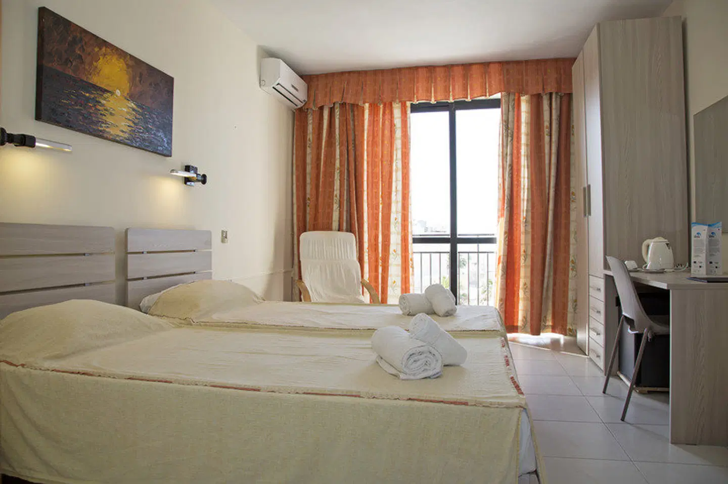 Relax Inn ROOM_EXAMPLE