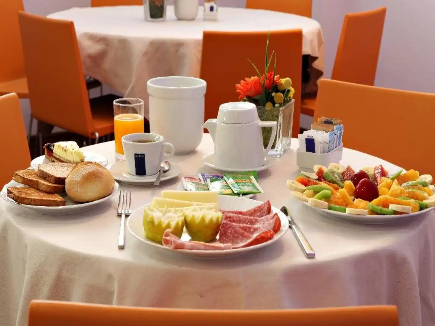 Des Etrangers Restaurant