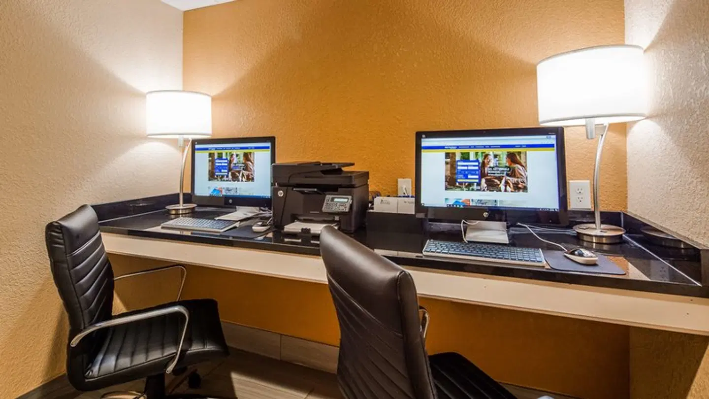 Best Western Cape Cod Hotel ROOM_EXAMPLE