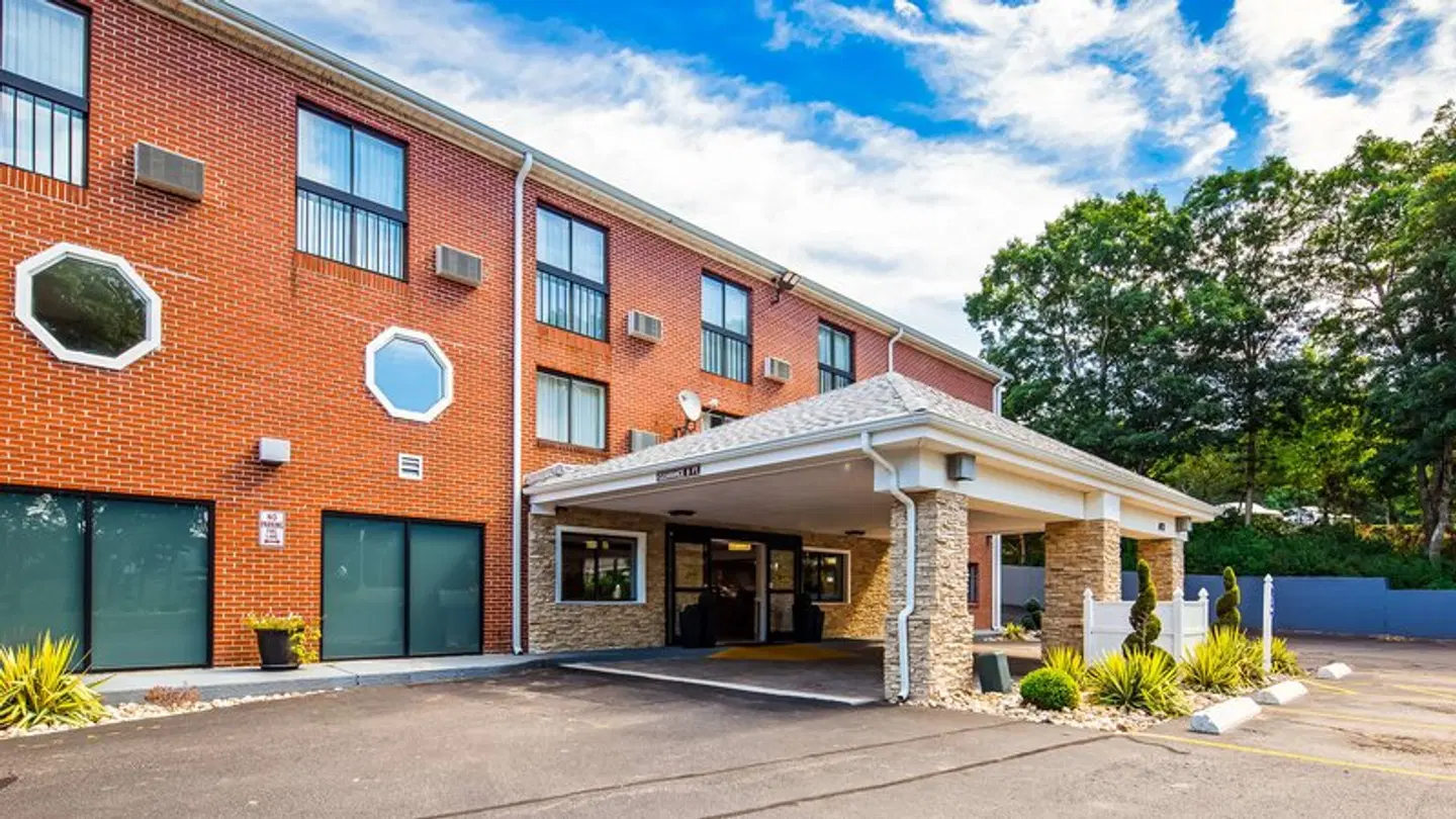 Best Western Cape Cod Hotel EXTERIOR