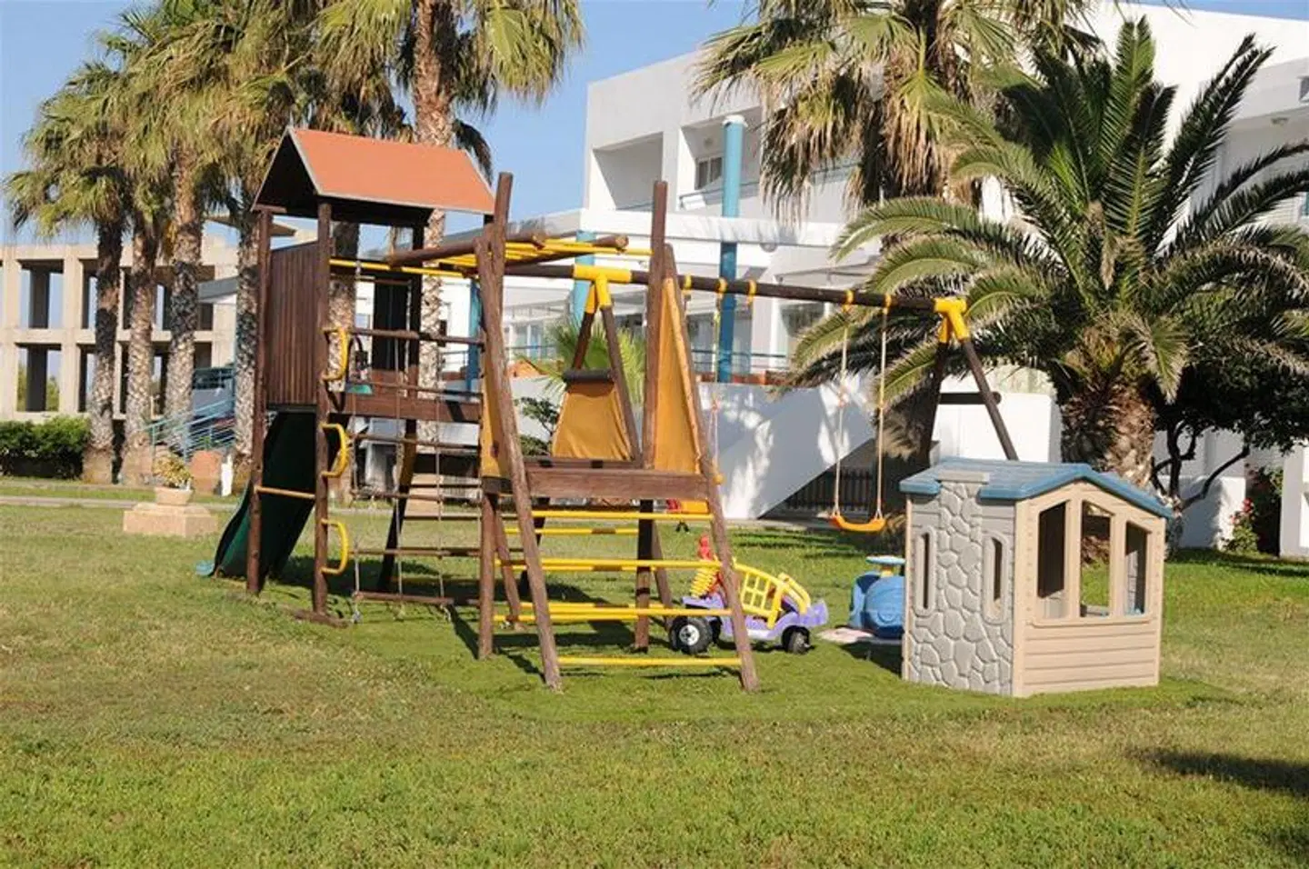 Irina Beach Hotel Terrasse