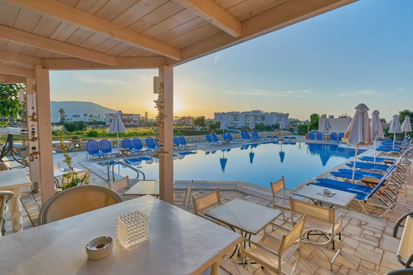 Golden Bay Hotel, Studios & Apartments OUTDOOR_POOL