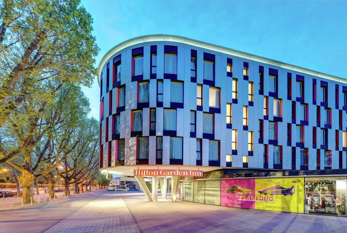 Hilton Garden Inn Stuttgart NeckarPark EXTERIOR