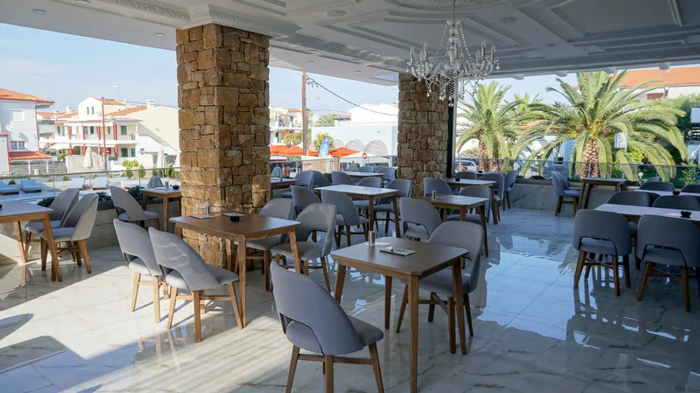 Agnes Deluxe Hotel Restaurant