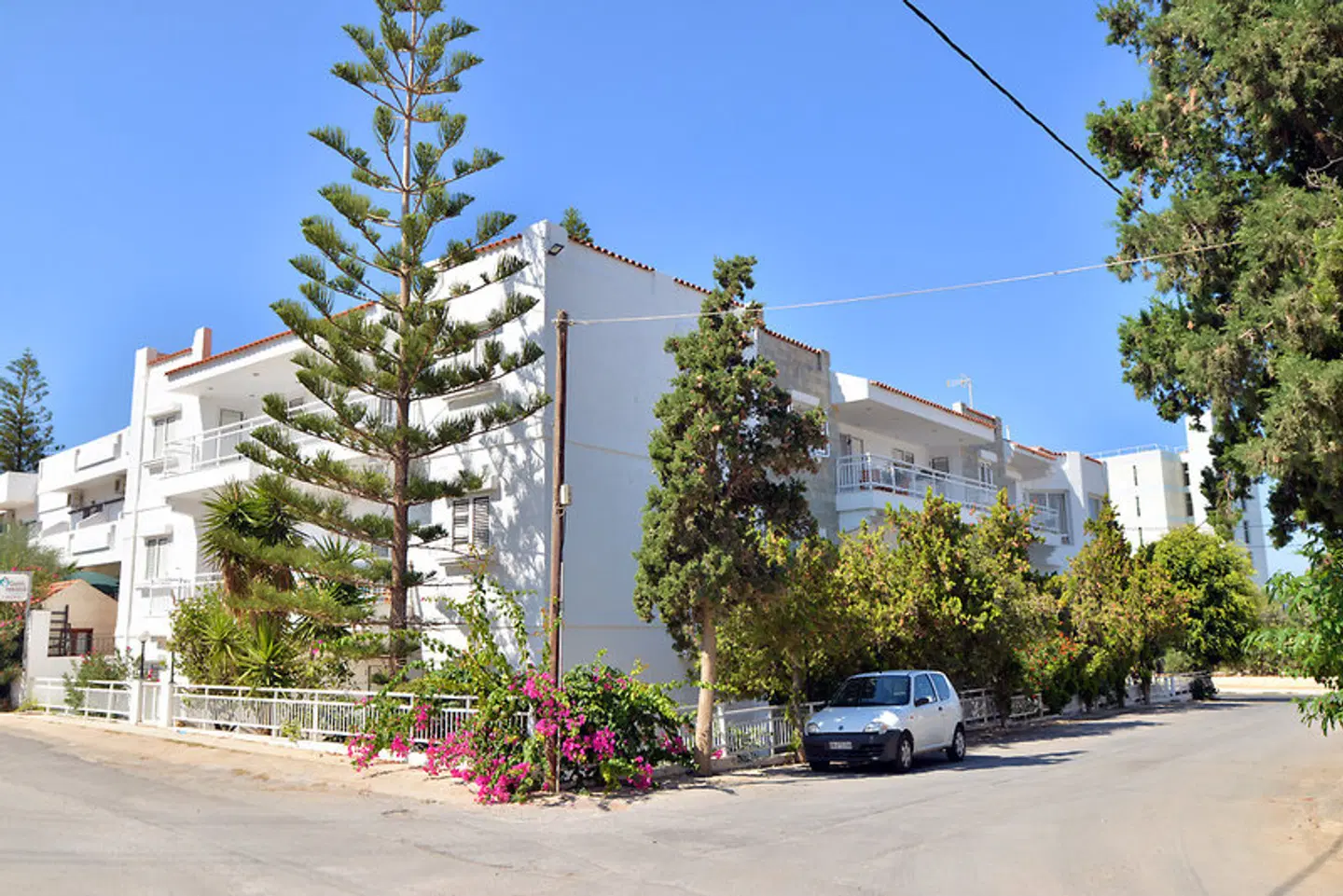 Hotel Anna Apartments EXTERIOR