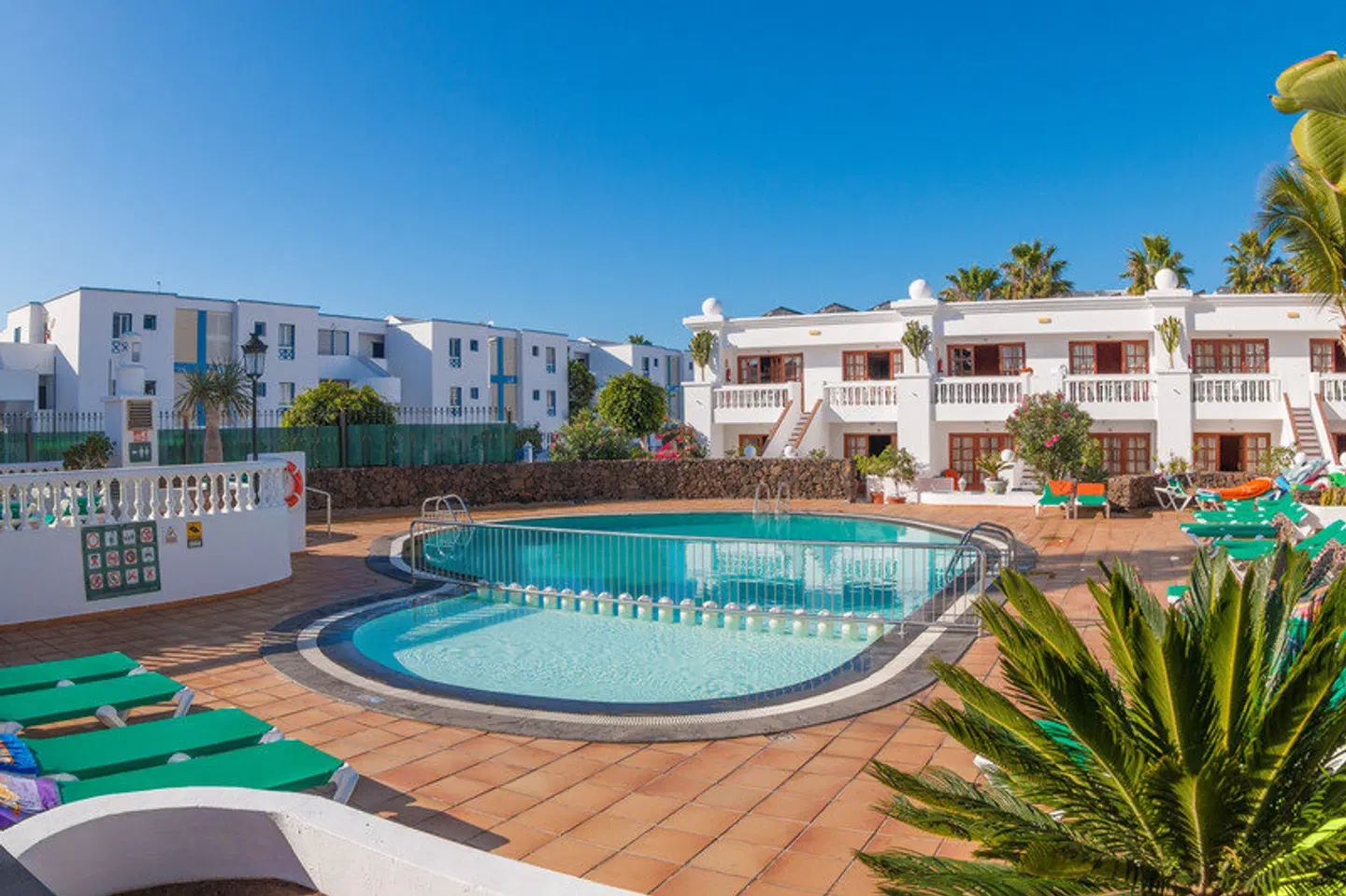 Hotel Suite Montana Club OUTDOOR_POOL