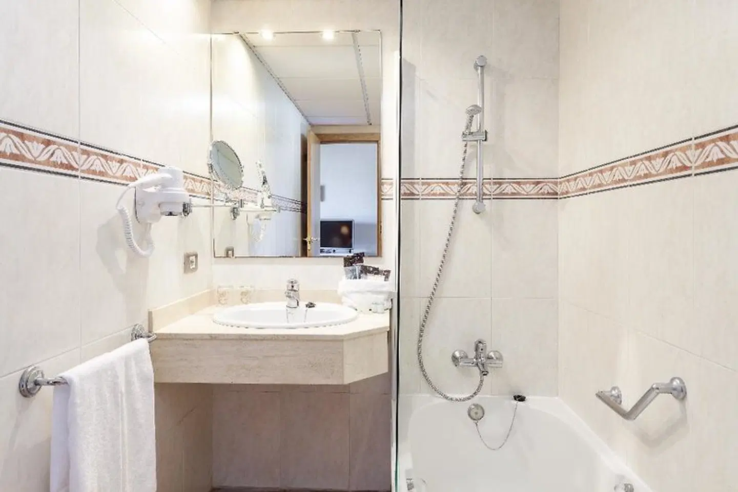 Hotel O7 Tenerife Badezimmer
