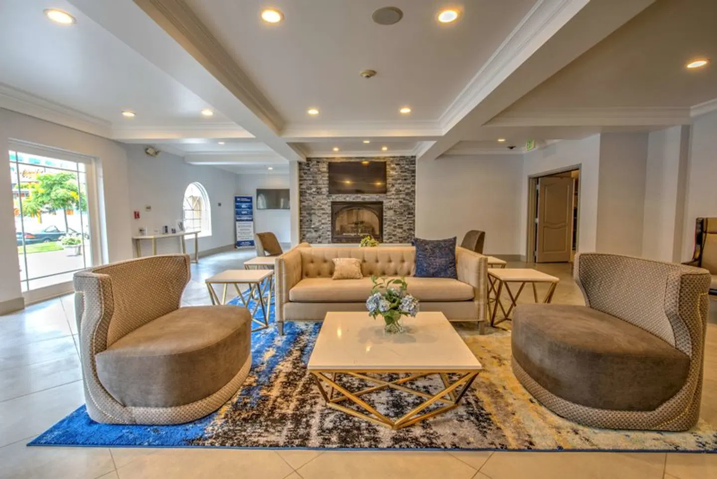 Best Western Media Center Inn & Suites LOUNGE_LOBBY