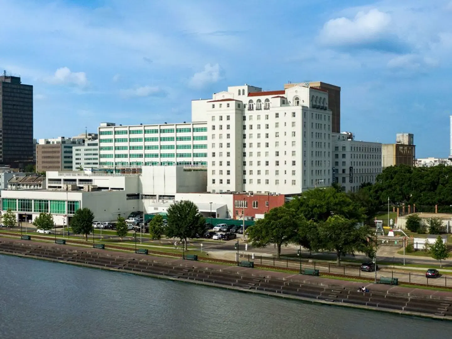 Hilton Baton Rouge Capitol Center EXTERIOR