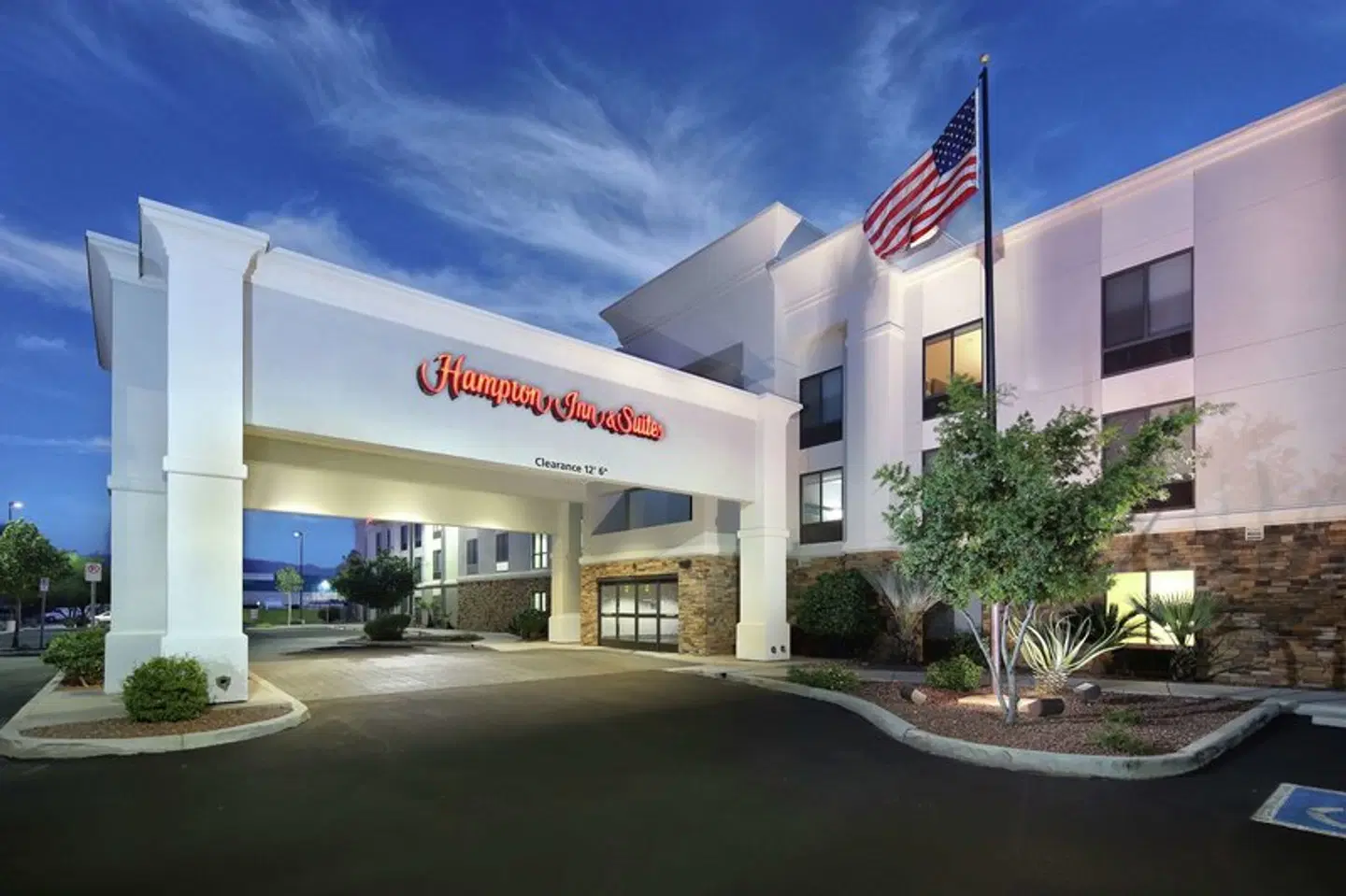 Hampton Inn & Suites Tucson East/Williams Center EXTERIOR