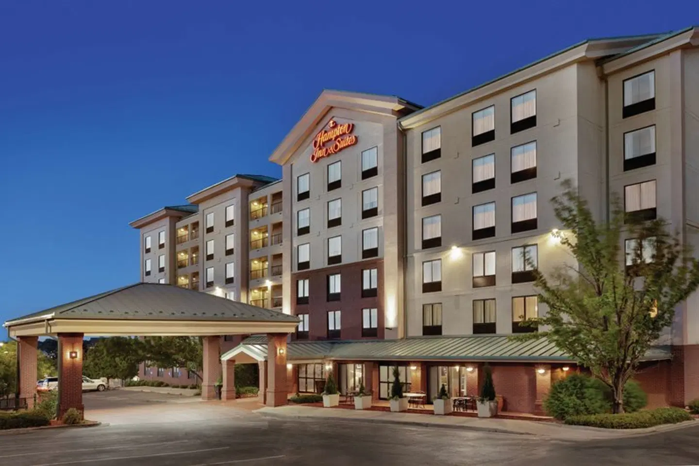 Hampton Inn & Suites Denver-Cherry Creek EXTERIOR
