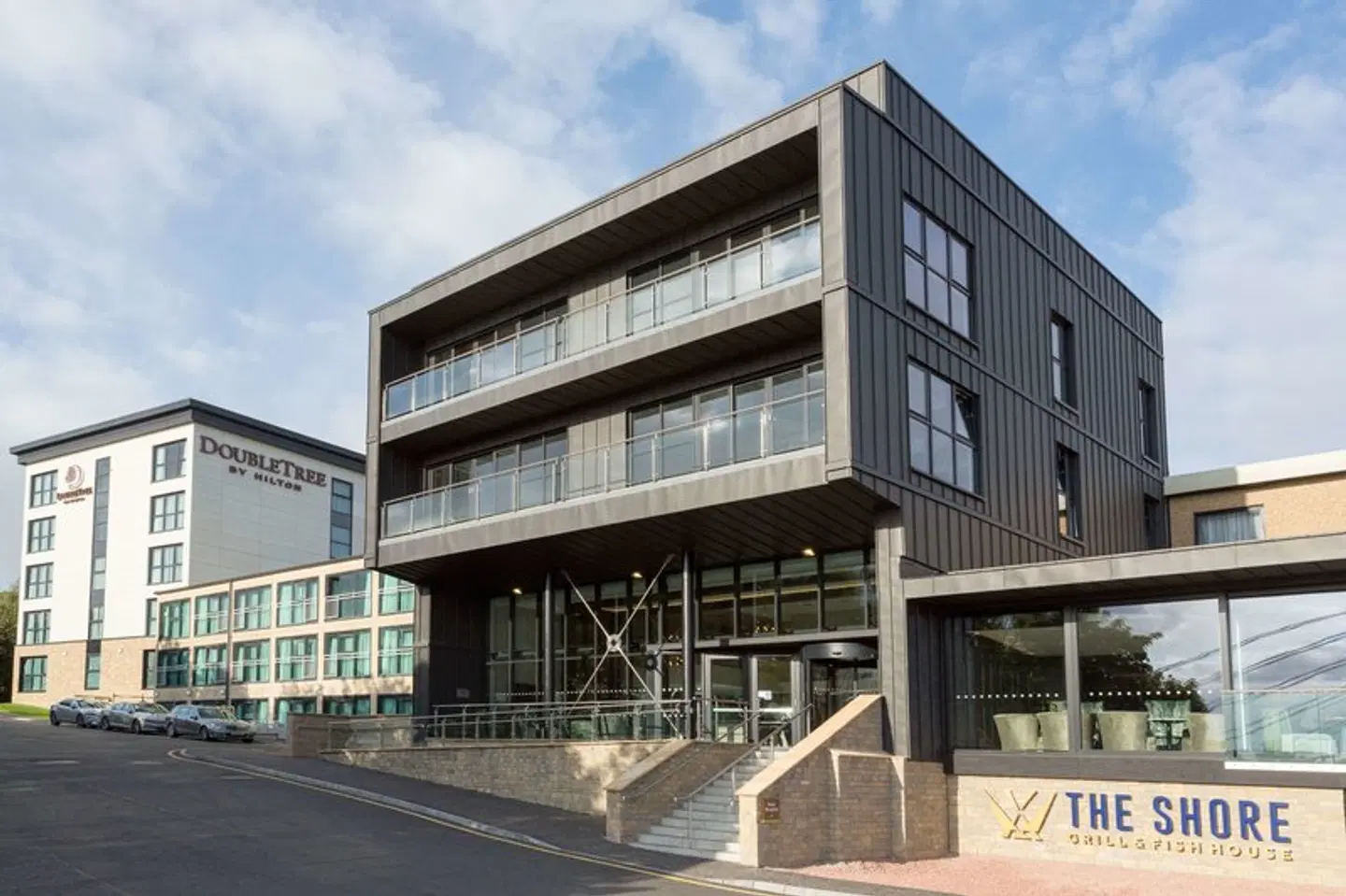 DoubleTree by Hilton Edinburgh - Queensferry Crossing EXTERIOR